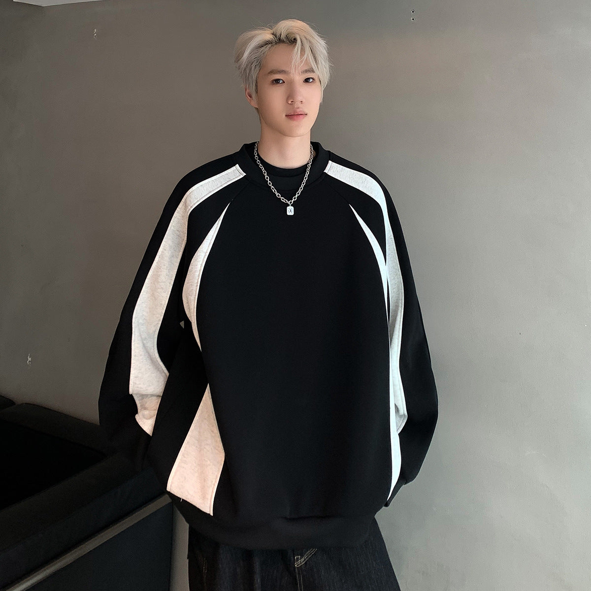 Striped patchwork hoodie for men in spring and autumn