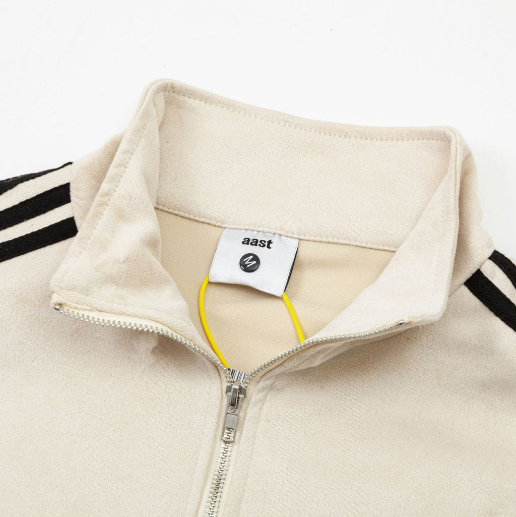 idk what the name of this jacket is ?